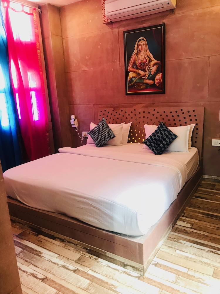 Rani Mahal 12/50