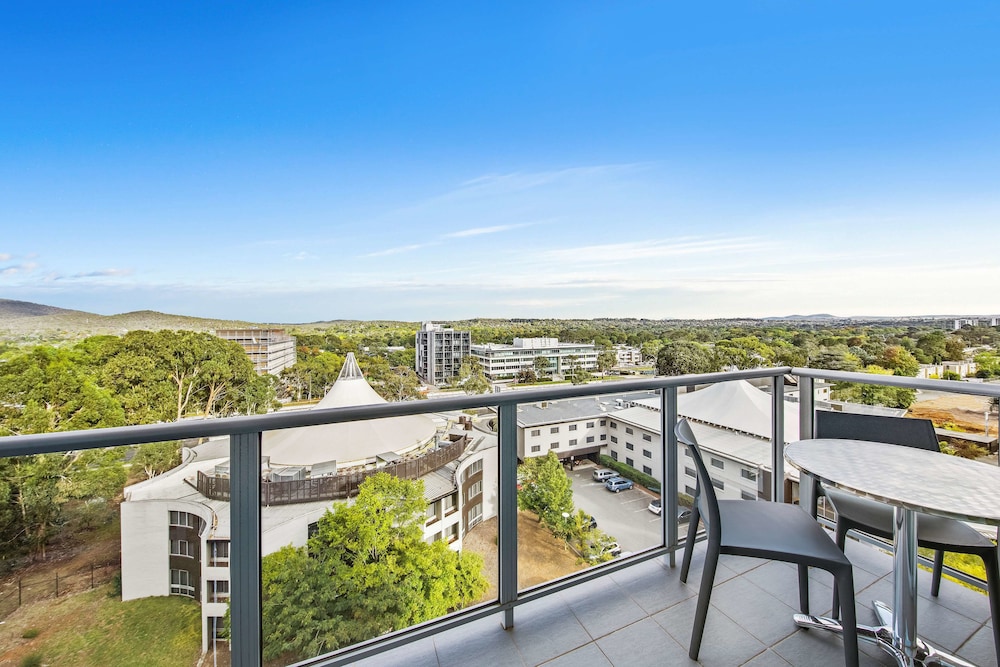 Adina Serviced Apartments Canberra Dickson 25/57