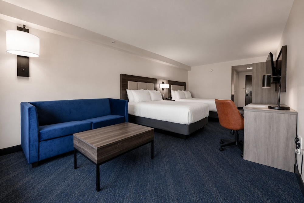 Holiday Inn Express Hotel Suites Niagara Falls 29/75