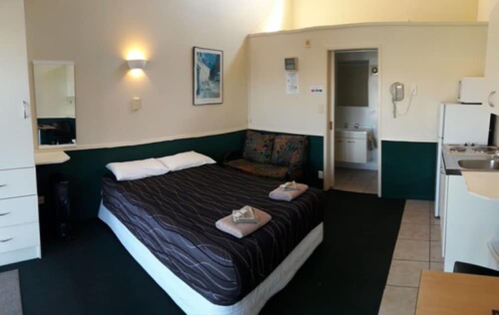 Auckland North Shore Motels & Holiday Park 8/56