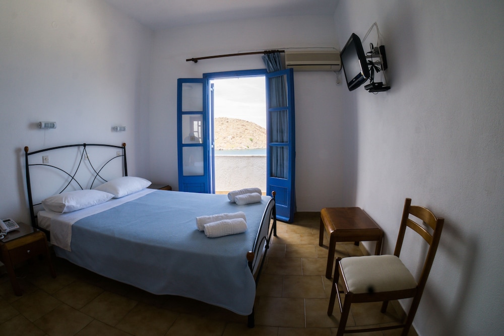 Blue Bay Hotel 24/63