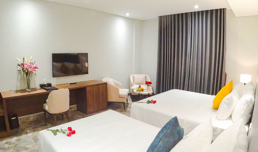 Phu Thang Grand Hotel 12/50