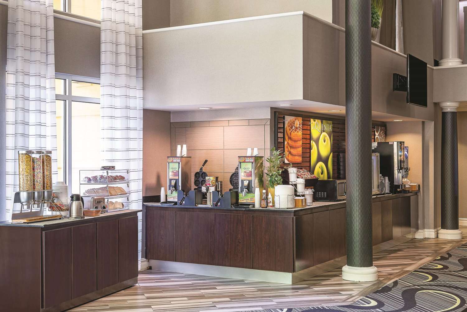 La Quinta Inn & Suites by Wyndham Univ Area Chapel Hill 15/67