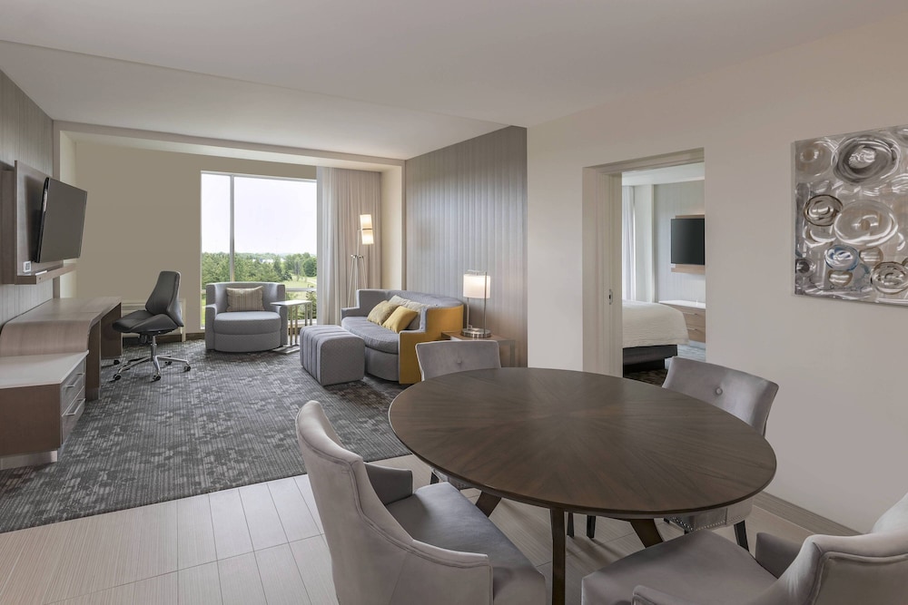 Courtyard By Marriott Burlington 35/47