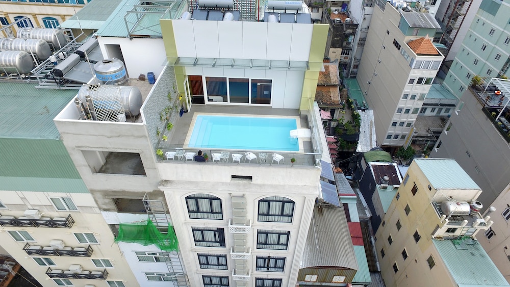 Prague Hotel 7/100