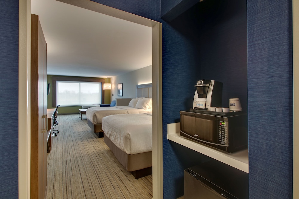 Holiday Inn Express and Suites Mt Sterling North 26/72