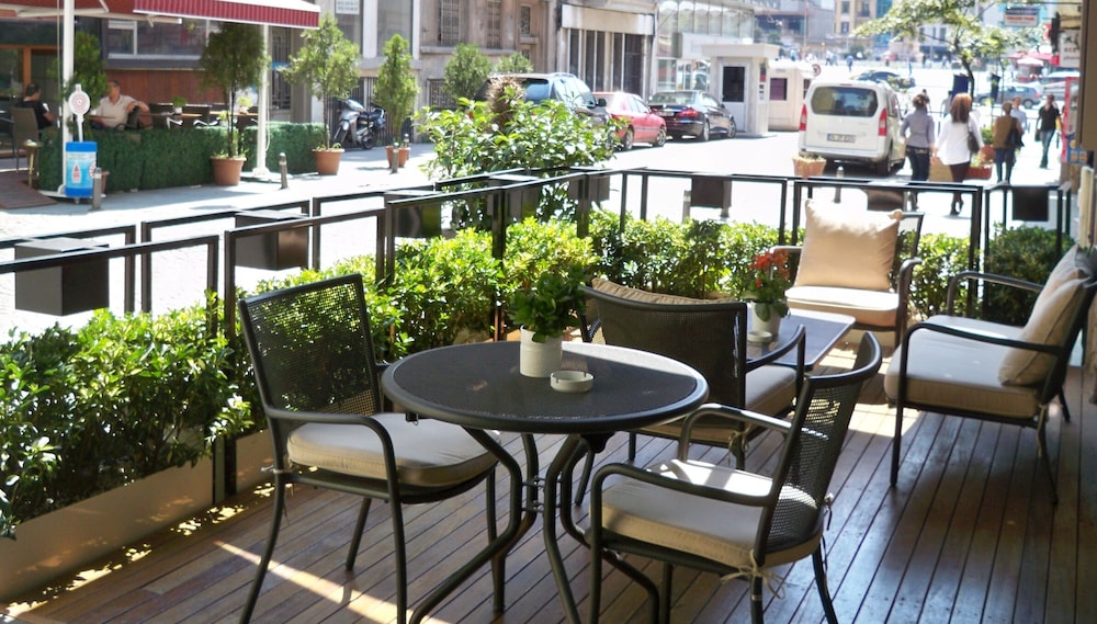Four Points Flex by Sheraton Istanbul Taksim Square 43/54