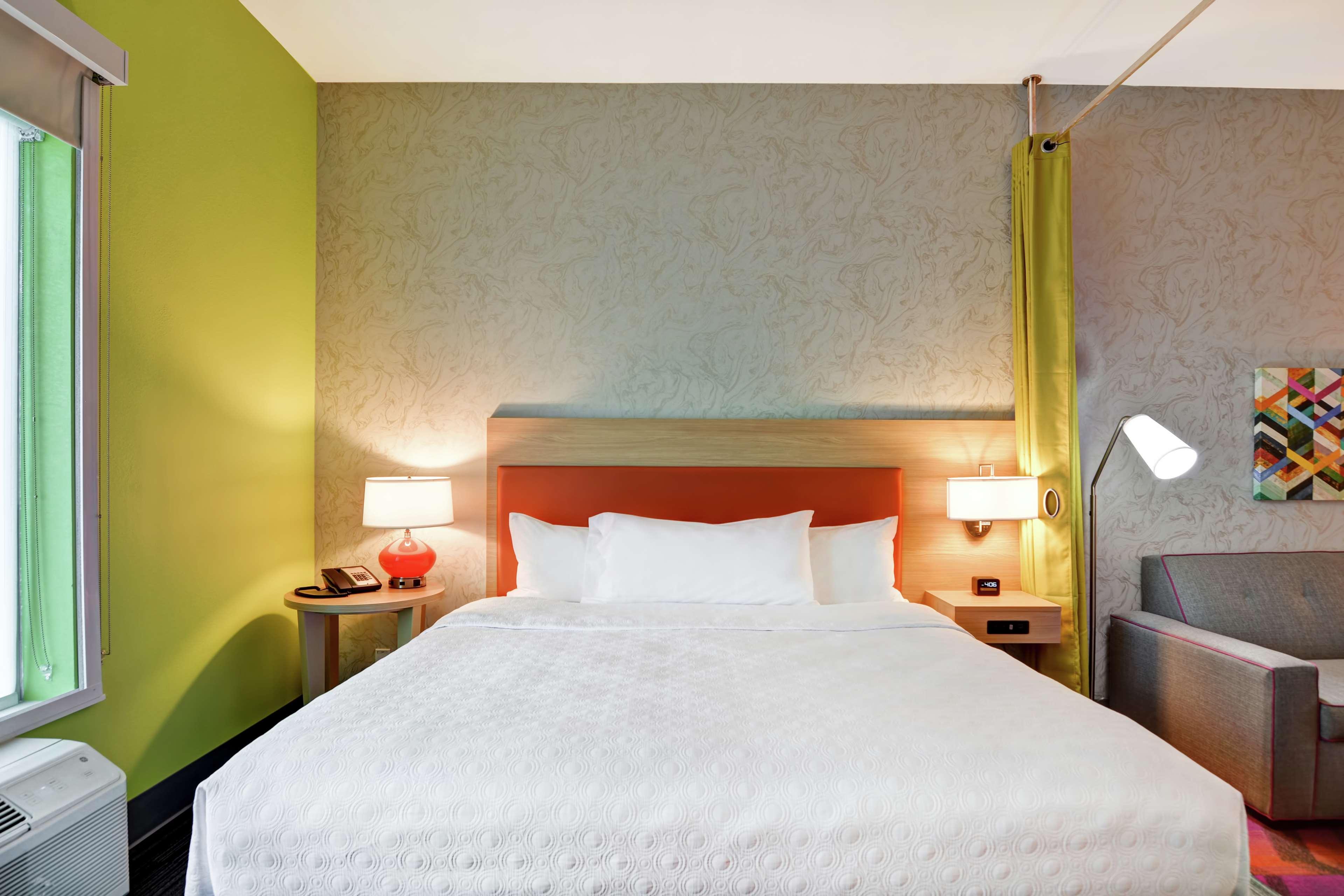 STUDIO, SUITE, KING BED, ACCESSIBLE