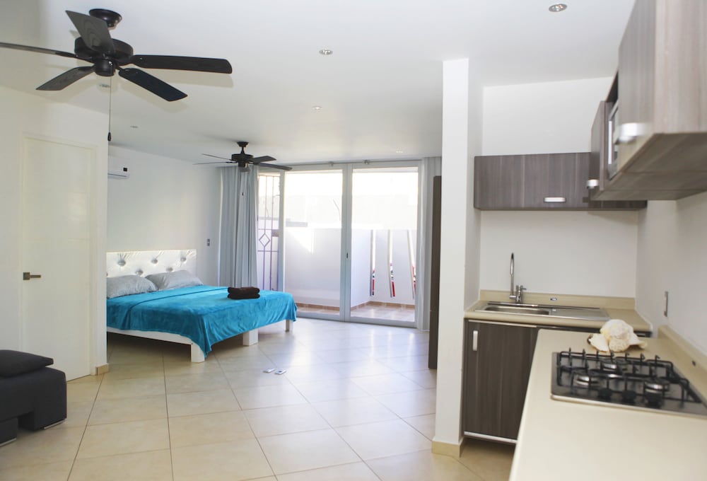 Iris Studios & Apartments 13/30