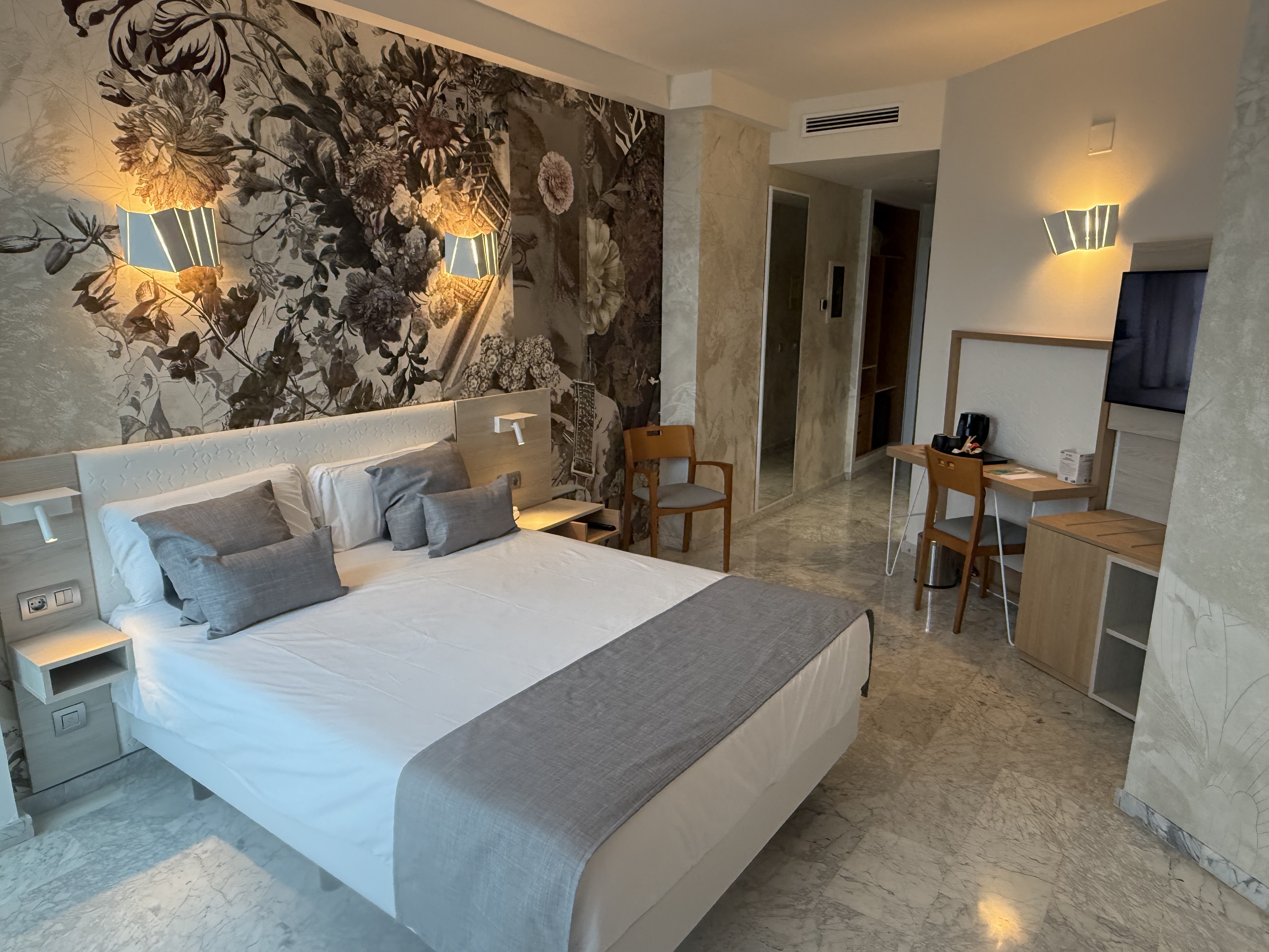 Comfort, No Balcony, Accessible