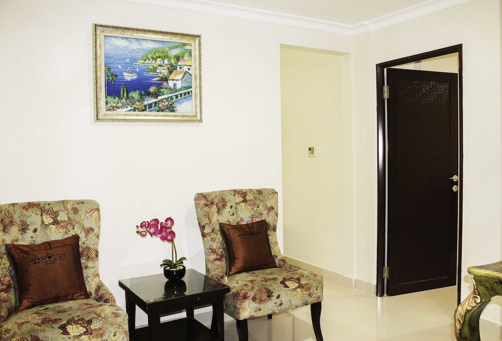 Amos Cozy Hotel 51/66