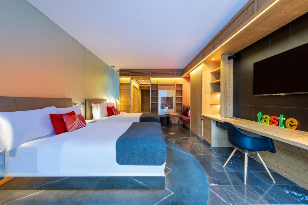 Connecting, Guest Room, Twin Beds, King Bed, King and Twin Beds, Best Valley View