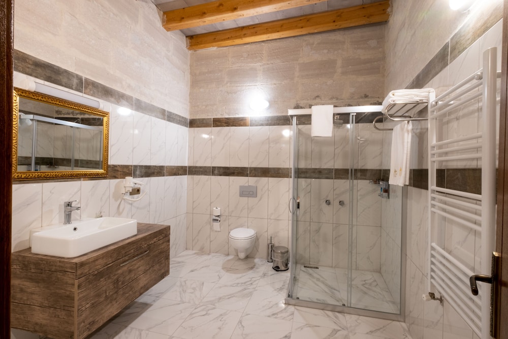 Mesken Cave Suites 48/50