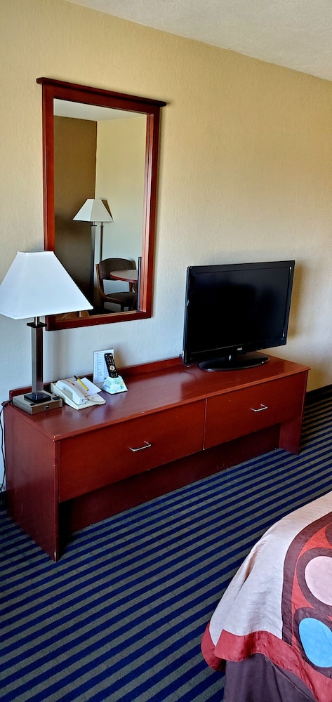Super 8 by Wyndham Marshalltown 22/25
