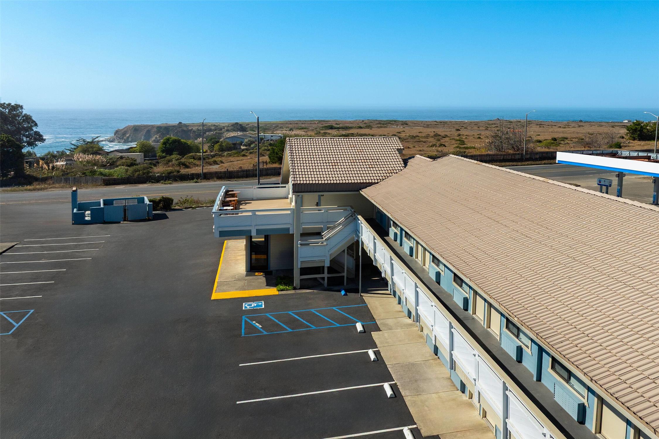 Super 8 by Wyndham Fort Bragg 33/35