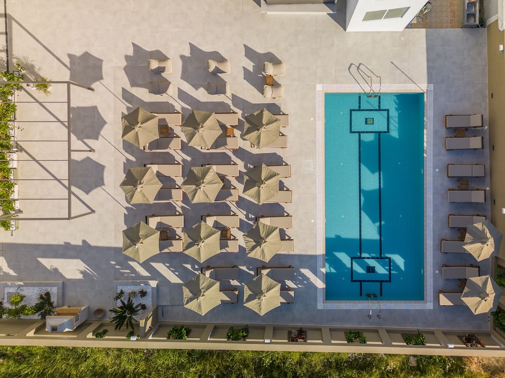 Nicolas Grand Suites 7/63
