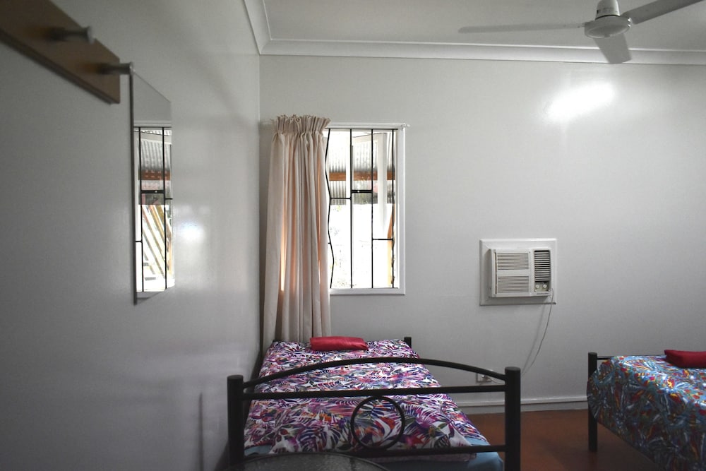 Paradise Travellers Rest 19/50