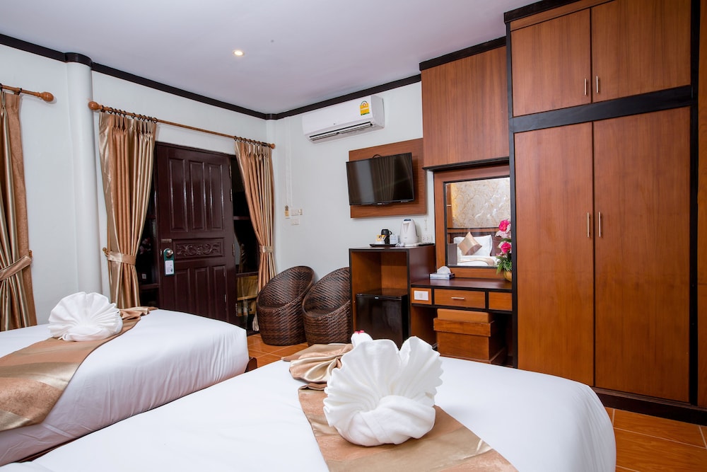 DELUXE, TWIN BEDS