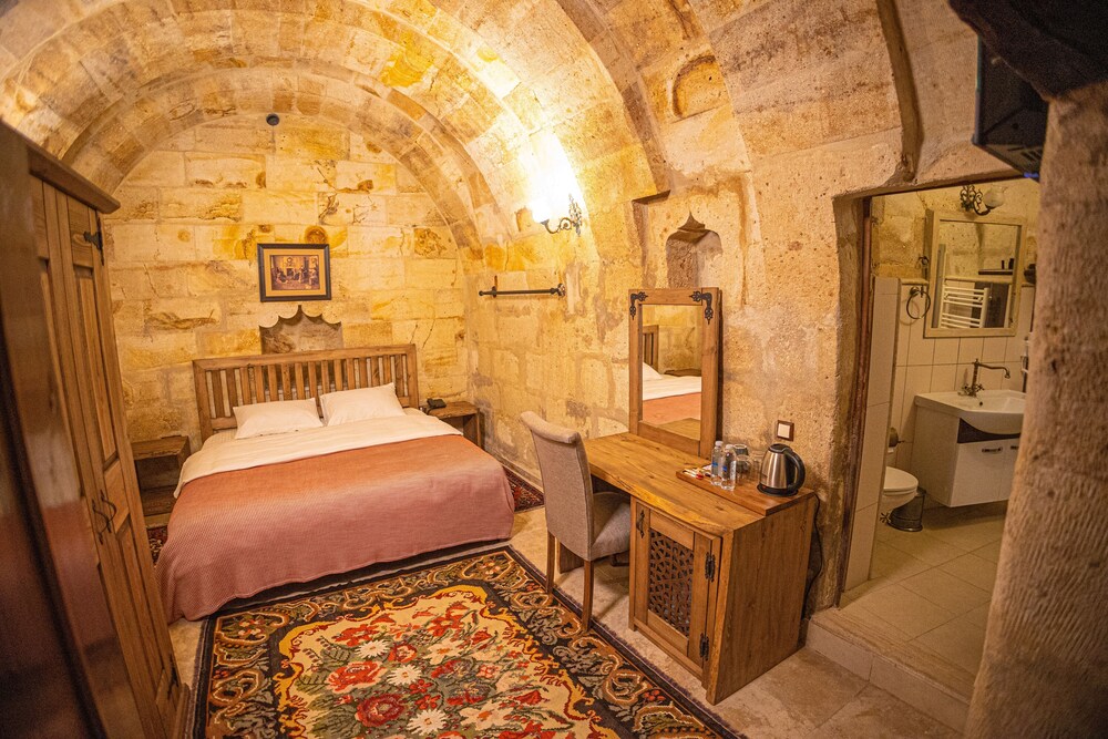 Pietra Cave Suites 29/49