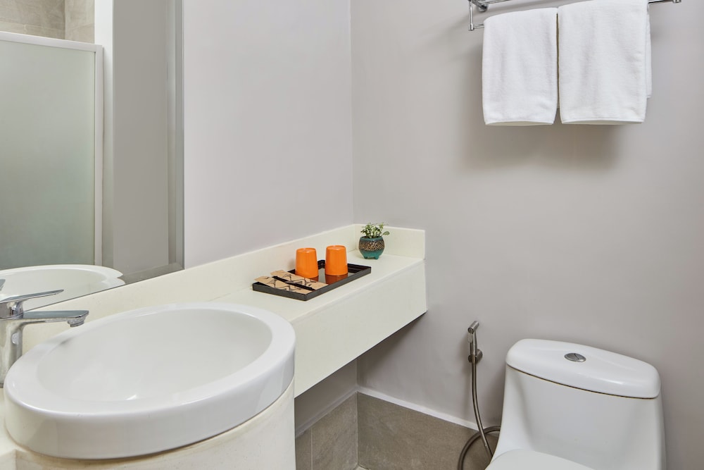 Go Hotels Bacolod 56/58