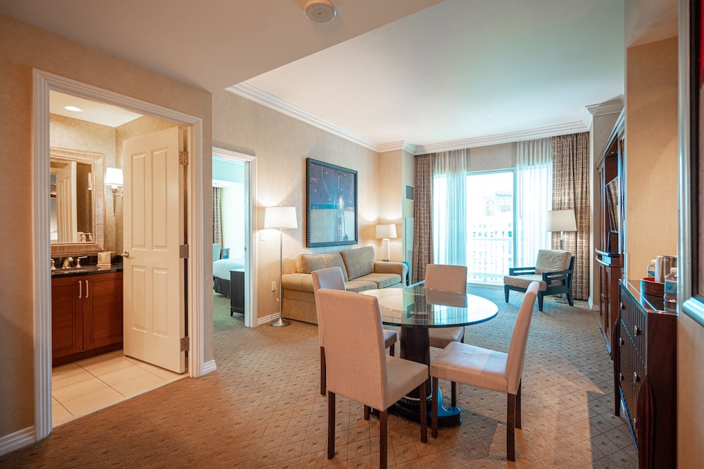 Jet Luxury Elite at The Signature 33/50