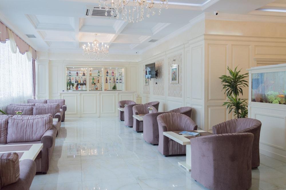 BUSINESS HOTEL ALMATY 31/39