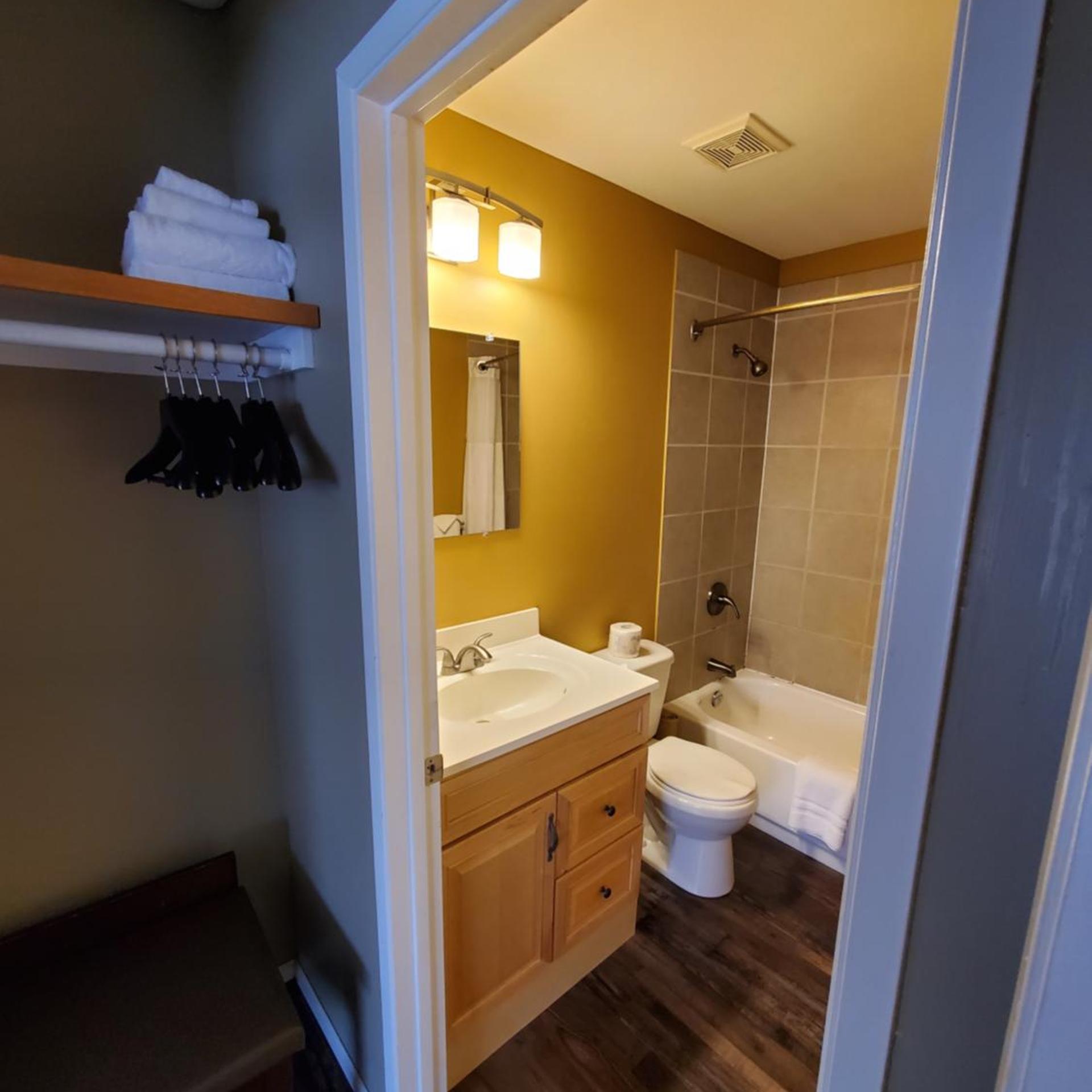 Alpine Inn & Suites 45/50