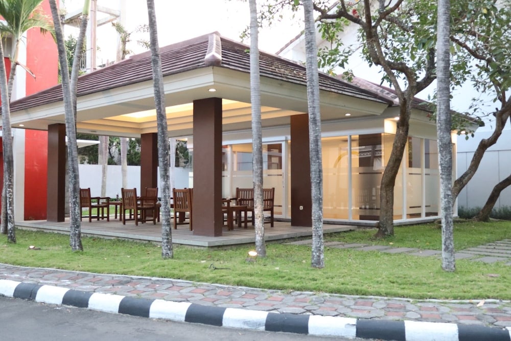 The Victoria Hotel Yogyakarta 4/62