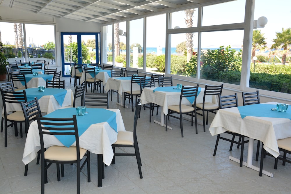 Costa Angela Seaside Resort 74/88