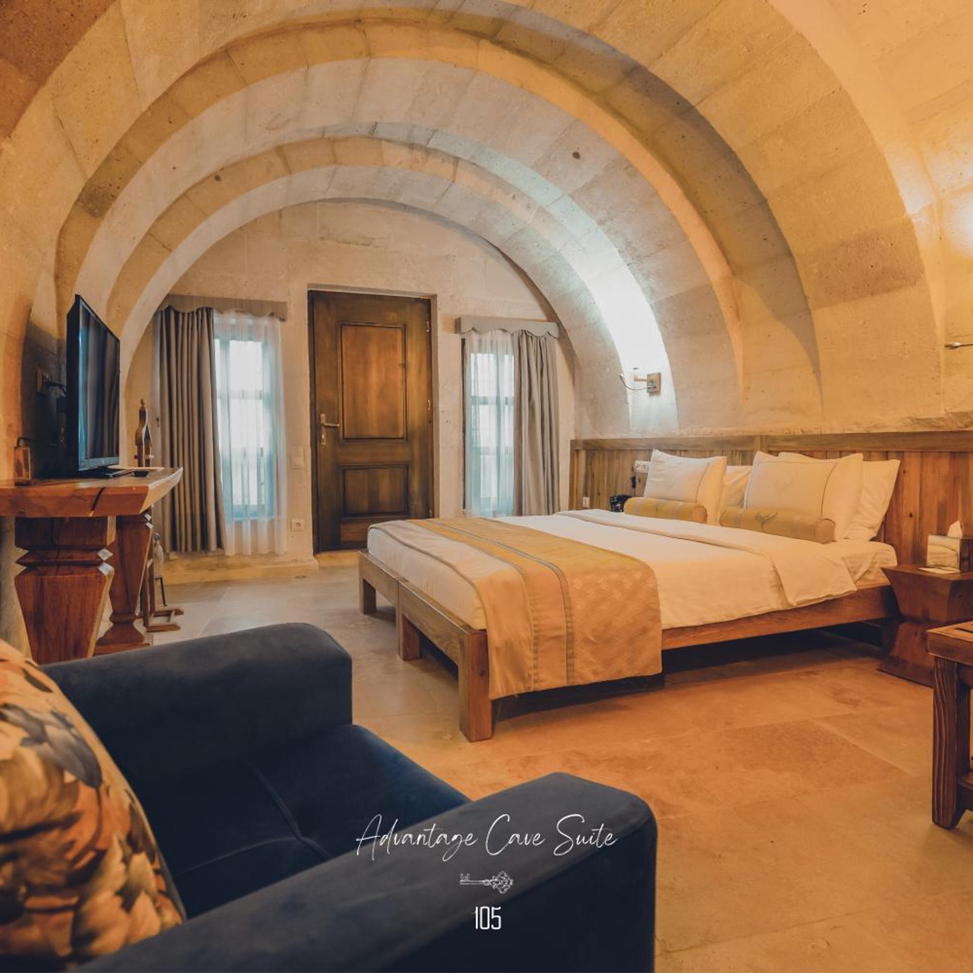 Cave, Advantage, Nino Cave Suites 7/10