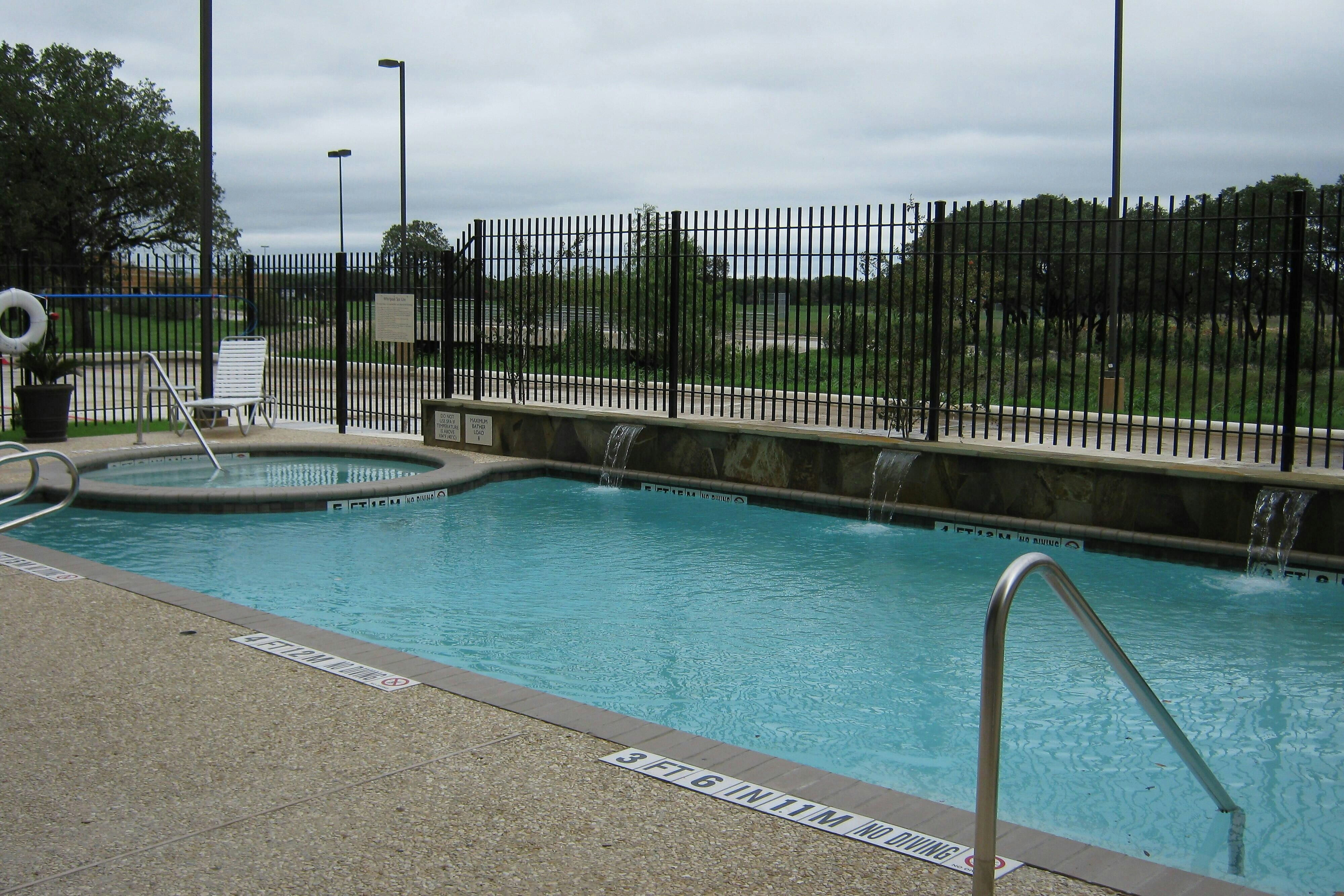Fairfield Inn Suites Marriott San Antonio Boerne 4/12