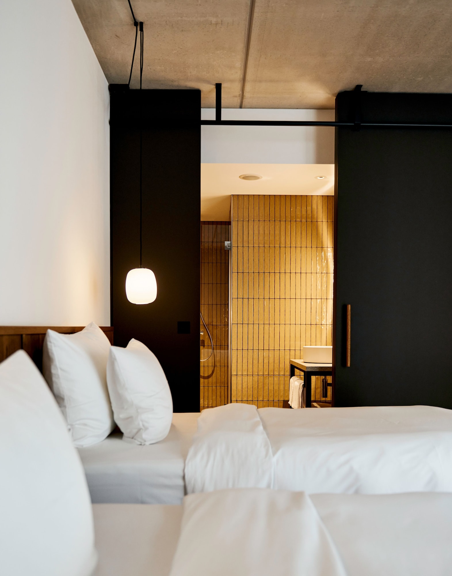 SUPERIOR, TWIN BEDS