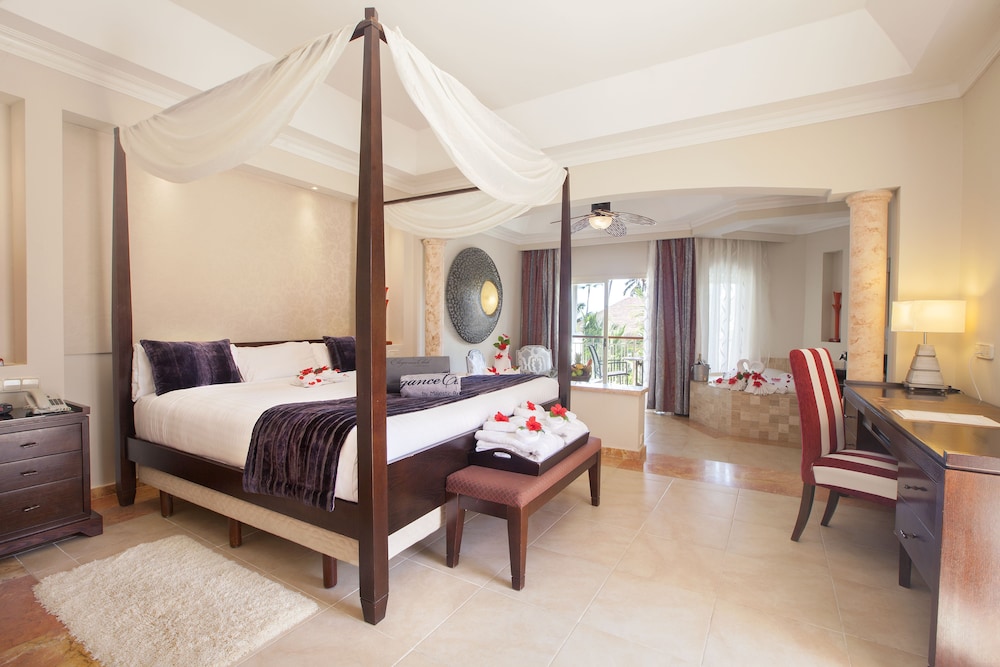 ELEGANT, CLUB, JUNIOR SUITE, ADULT ONLY, JETTED TUB