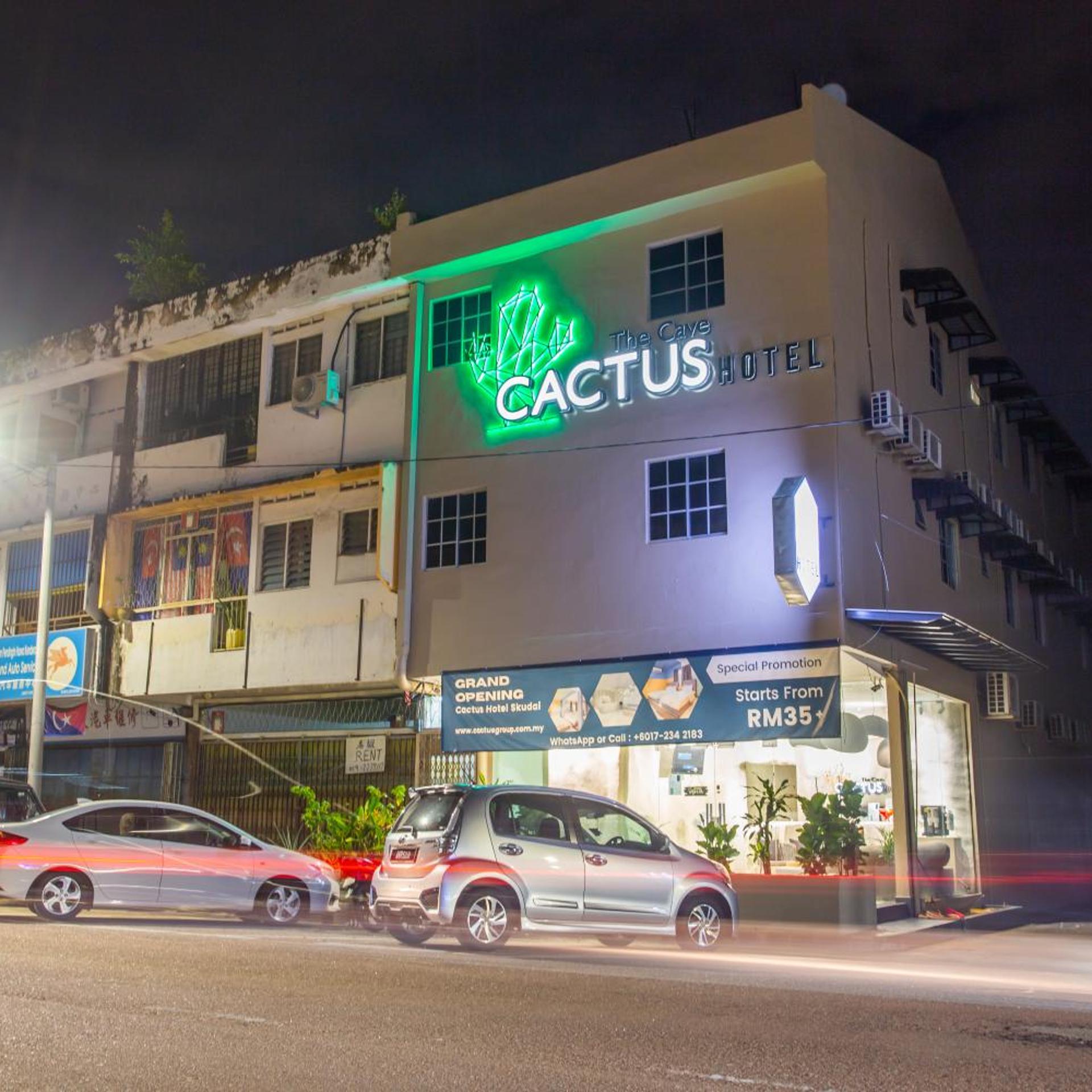 OYO 90028 Ragula Hotel 3/45