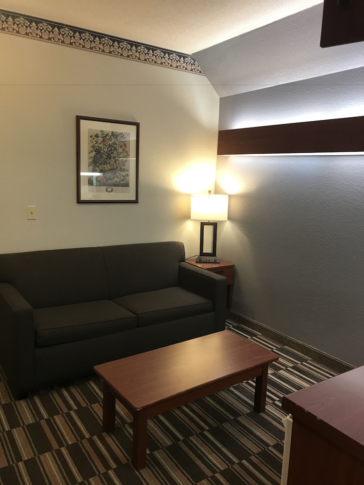 Microtel Inn & Suites by Wyndham Urbandale/Des Moines 28/47