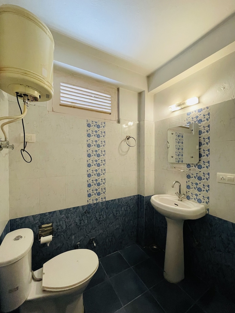 Nihal Cottage 53/63