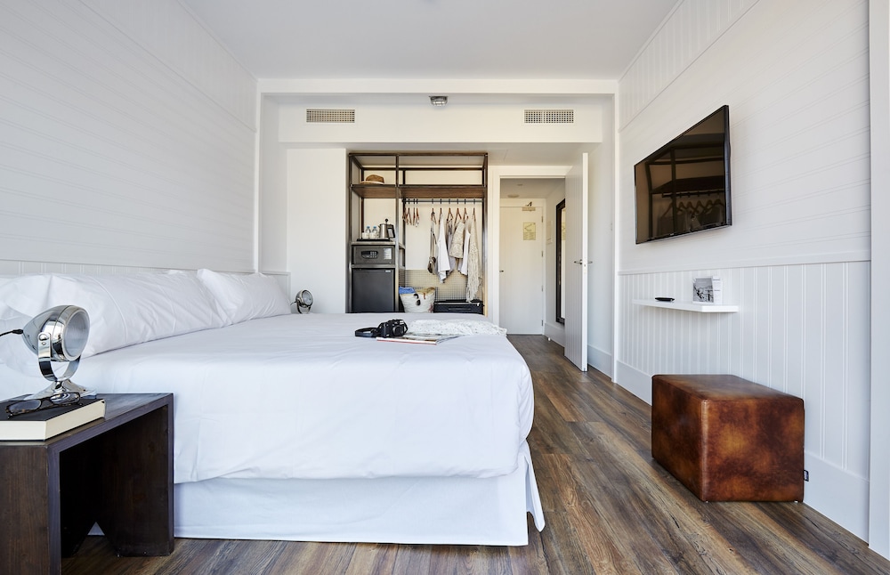 ROOM, DOUBLE BED, BALCONY