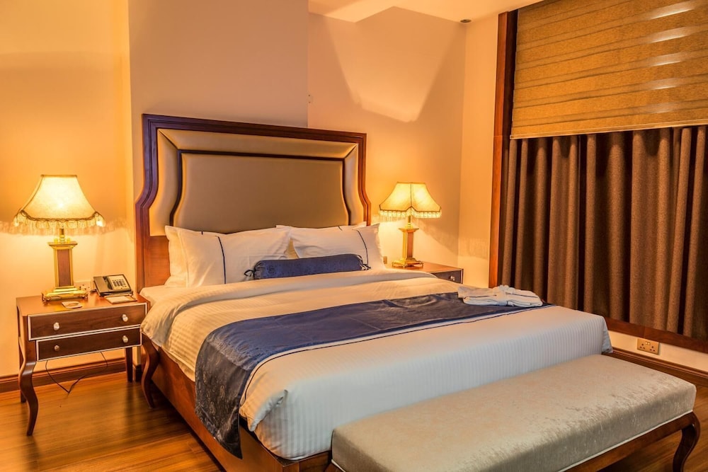 Golden Tulip Headington Ruwi Hotel 25/80