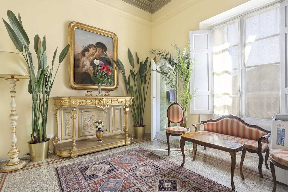 Lullaby Suite Near Palazzo Vecchio and Piazza Signoria-hosted by Sweetstay 10/19