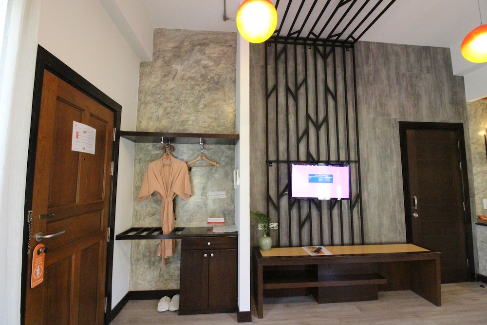 Horizon Village And Resort 7/72