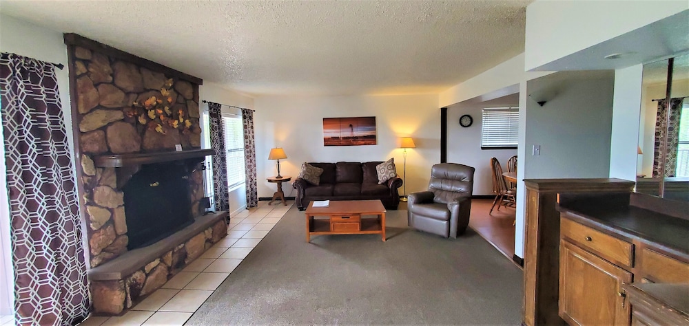 High Sierra Condominiums 36/67