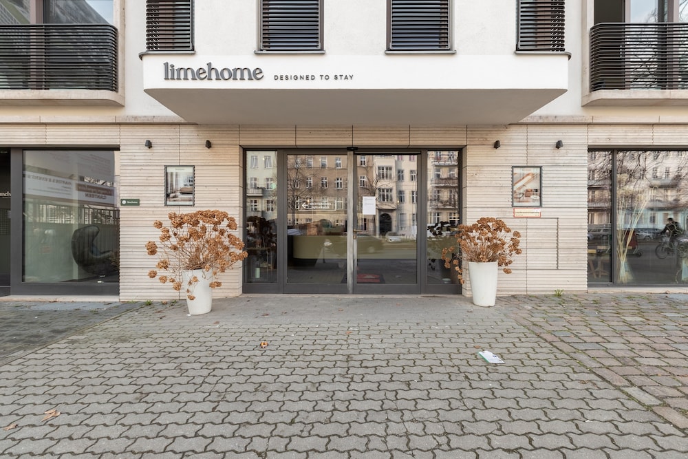 Schoenhouse Studios 38/50