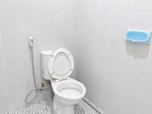 Hotel O near Bunda Thamrin Hospital formerly Airis Hotel 17/18