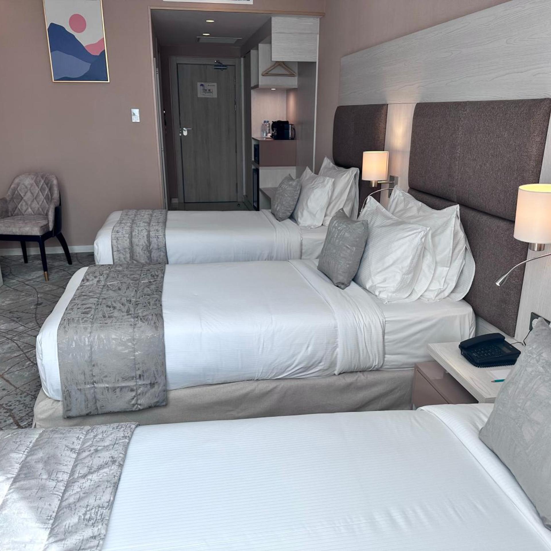2H Hotel 47/61