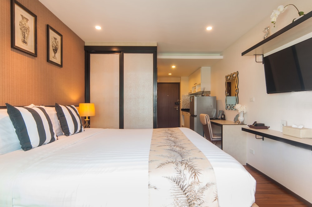 The Title KR Beach Condotel Rawai Phuket 6/37