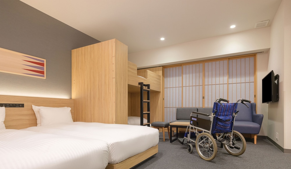 FAMILY, APARTMENT, ACCESSIBLE
