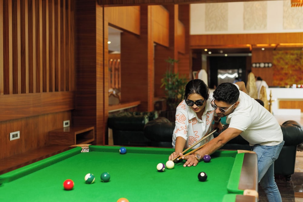 Amber Dale Luxury Hotel and Spa, Munnar (ex PLUM JUDY - THE LEISURE HOTEL) 25/50