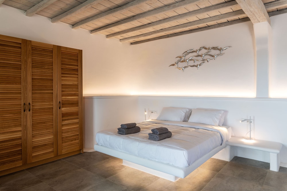 Mykonos Divino 6/50