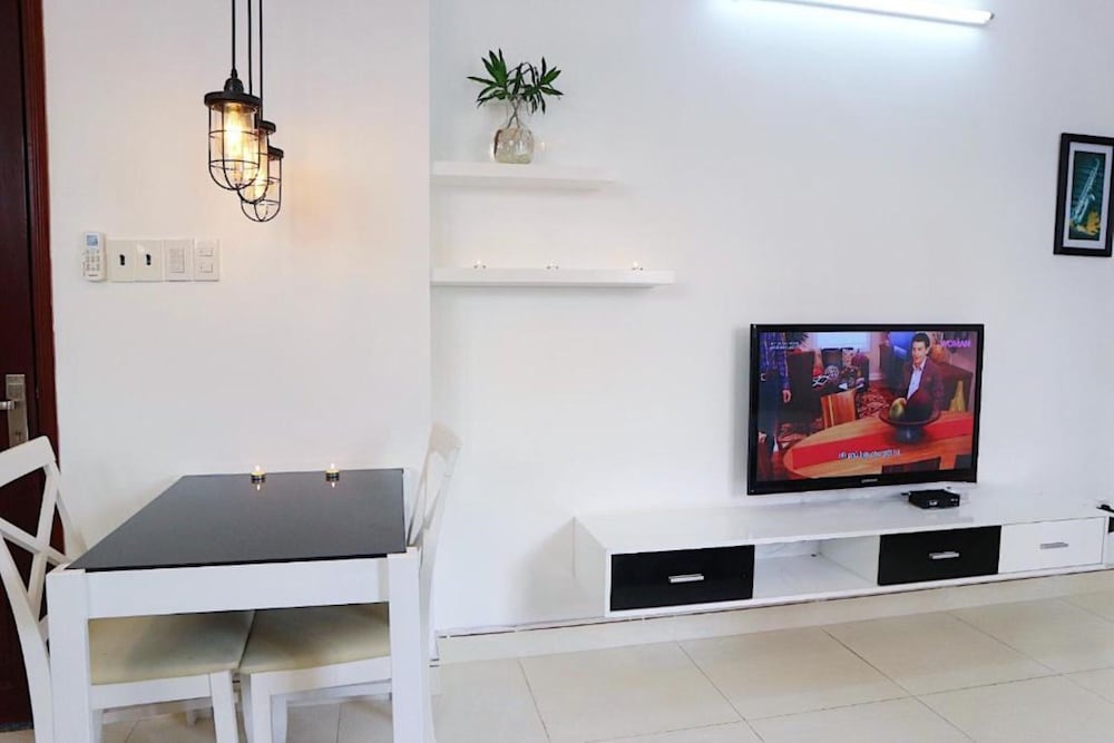 M-H Apartment Hotel 33/50