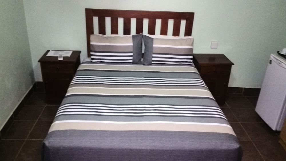 Gloria Apos S Bed And Breakfast 13/50